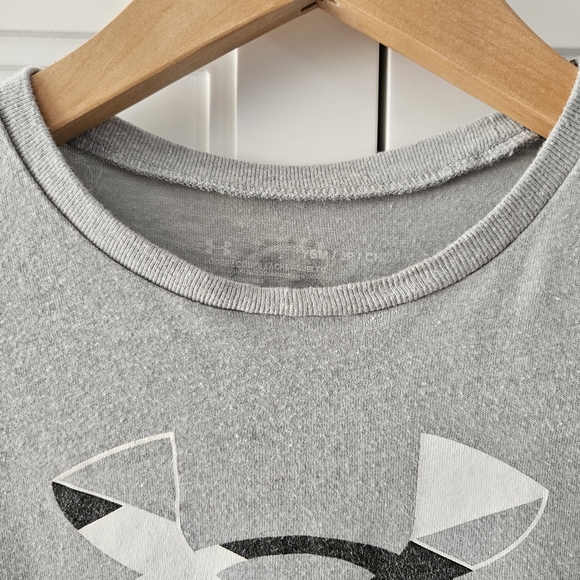 UNDER AMOUR | 3 for 1 girls tees - Picture 5 of 9